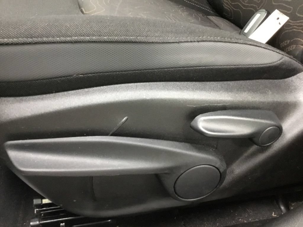 Used 2023 Jeep Renegade Latitude AWD/4WD image 9