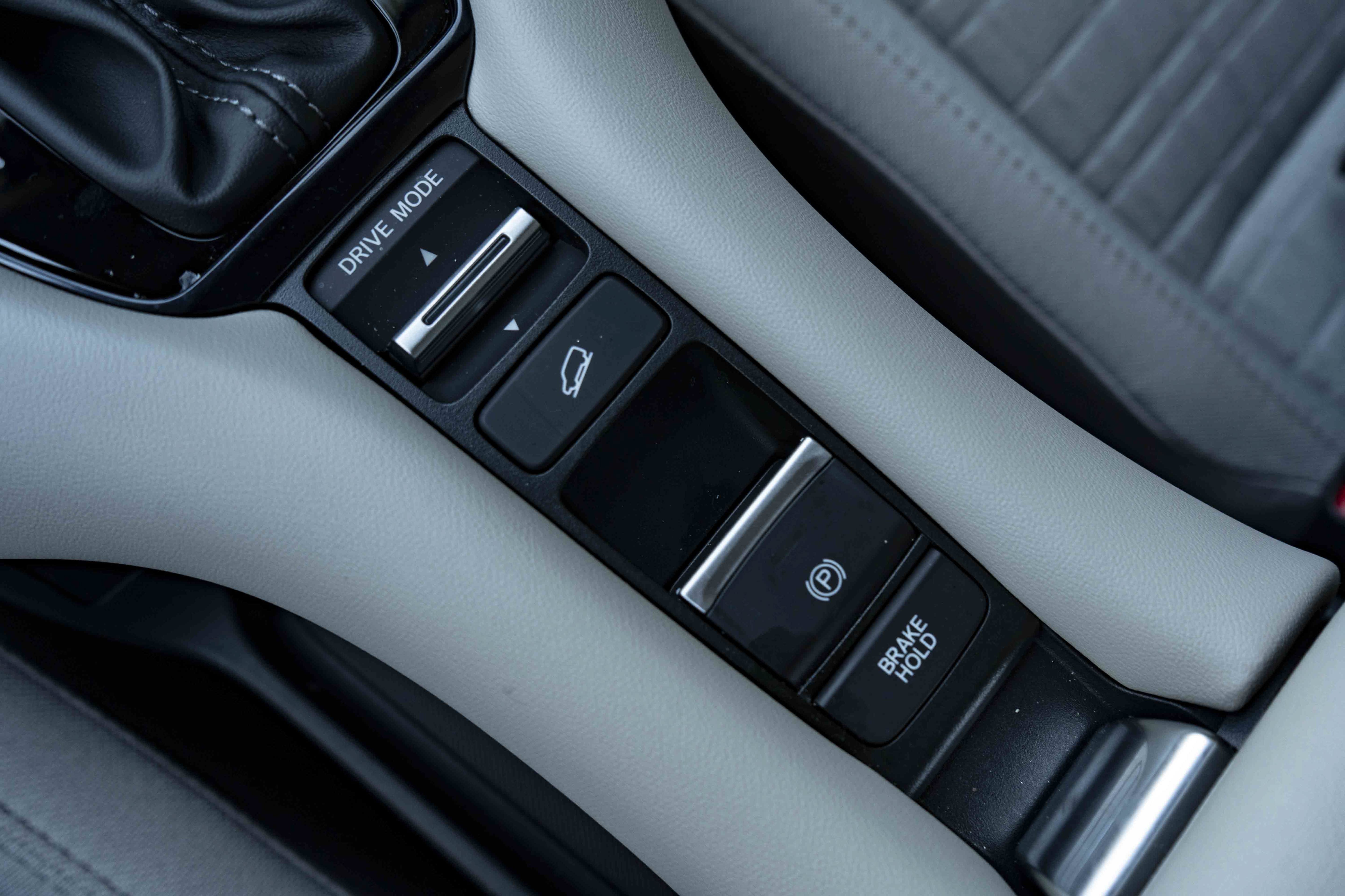Certified 2027 Honda HR-V LX image 29