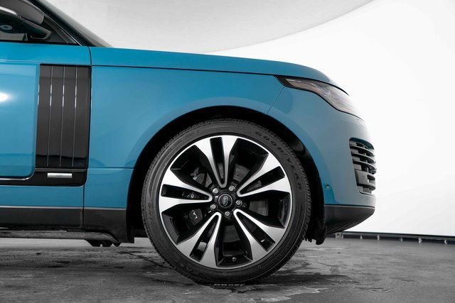 Used 2021 Land Rover Range Rover Autobiography Fifty Edition image 11