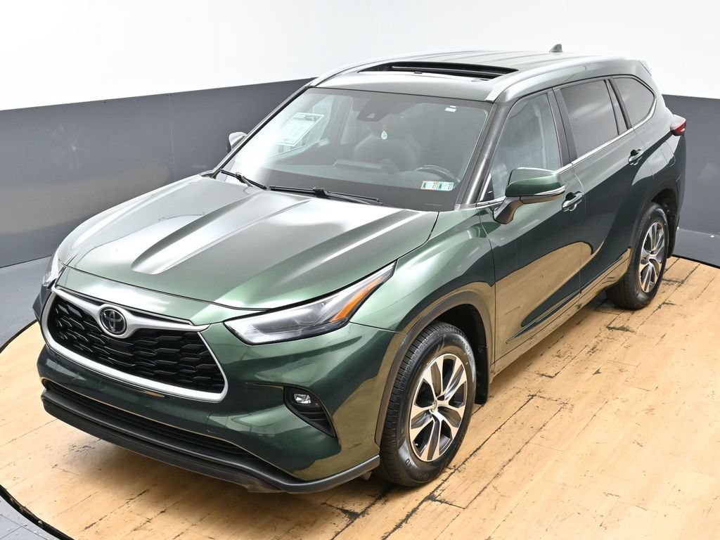 Used 2023 Toyota Highlander XLE AWD/4WD image 47