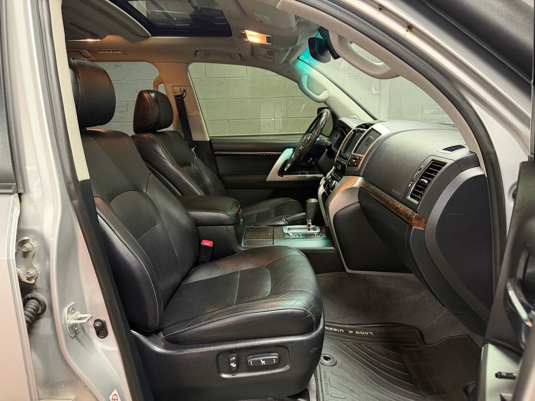 Used 2013 Toyota Land Cruiser AWD/4WD image 30