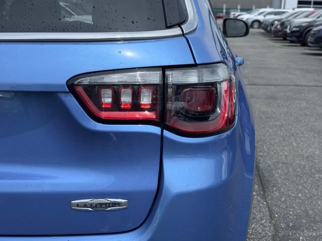 Used 2024 Jeep Compass Latitude AWD/4WD image 8