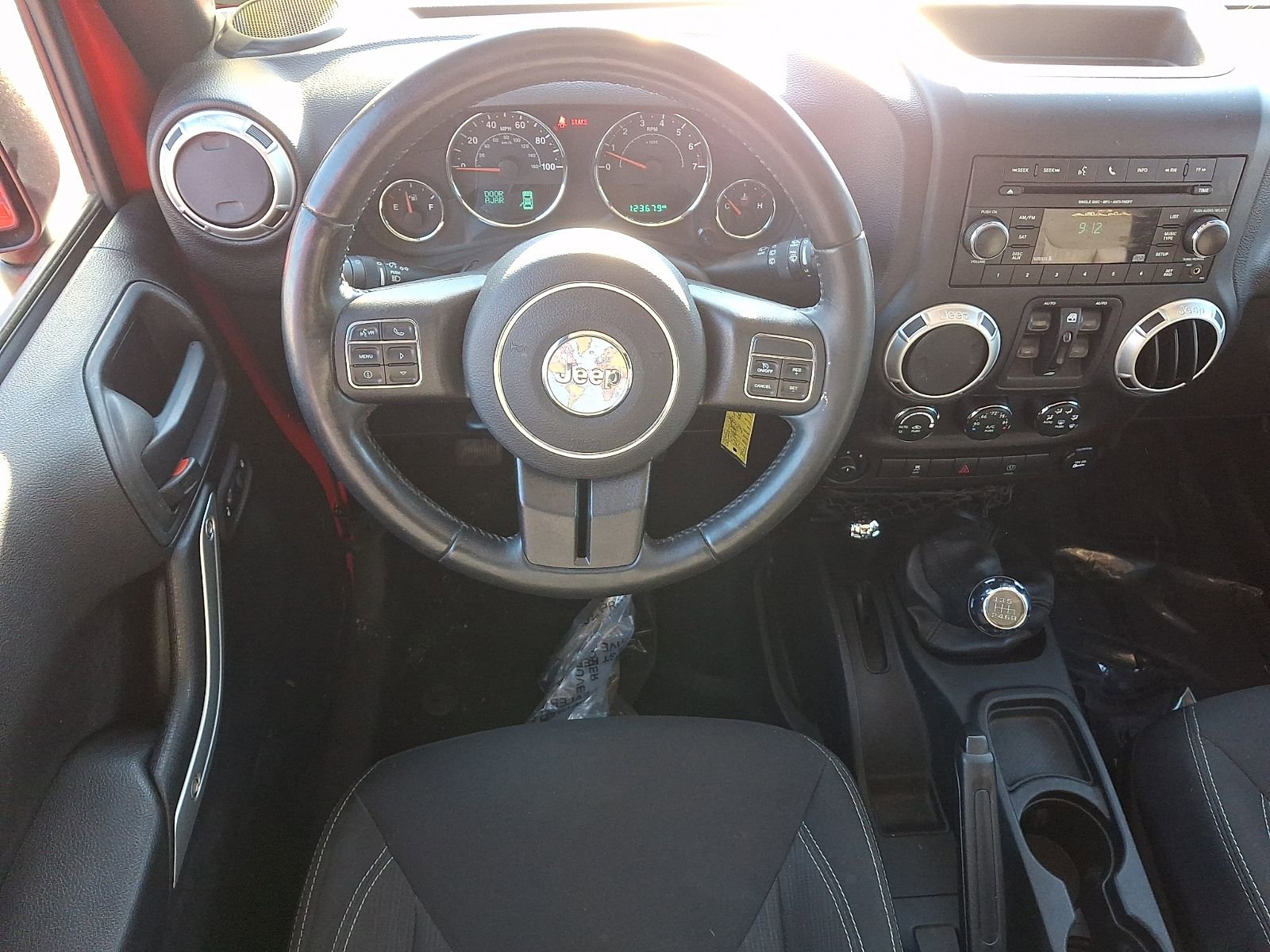 Used 2017 Jeep Wrangler Unlimited Sahara w/ Connectivity Group image 12