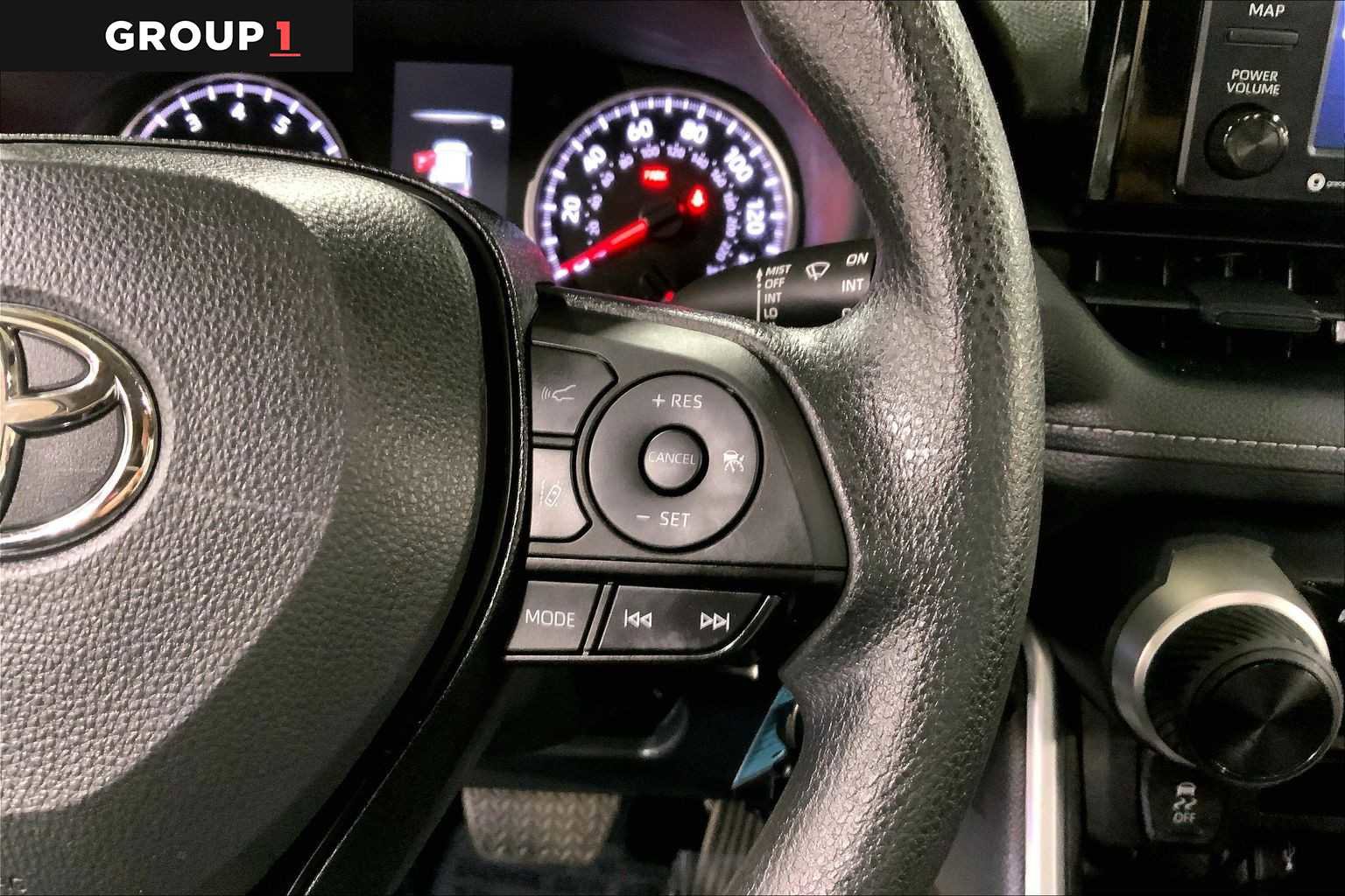 Used 2022 Toyota RAV4 LE image 24