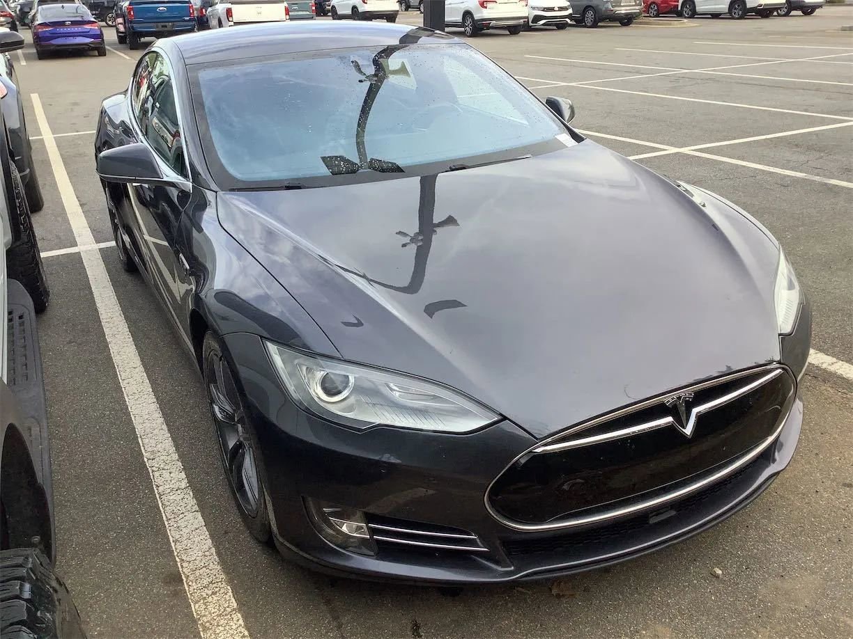Used 2015 Tesla Model S 85D image 4