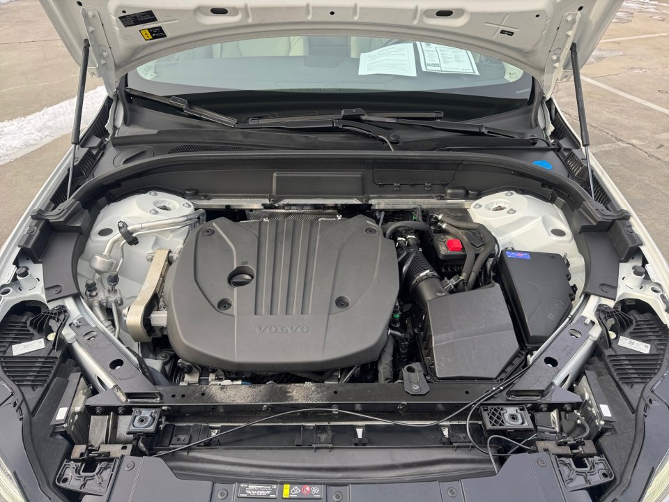 Used 2023 Volvo XC60 B5 Plus w/ Protection Package Premier image 16