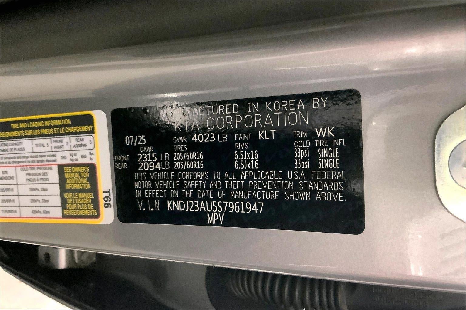 Certified 2025 Kia Soul LX w/ LX Technology Package FWD image 31
