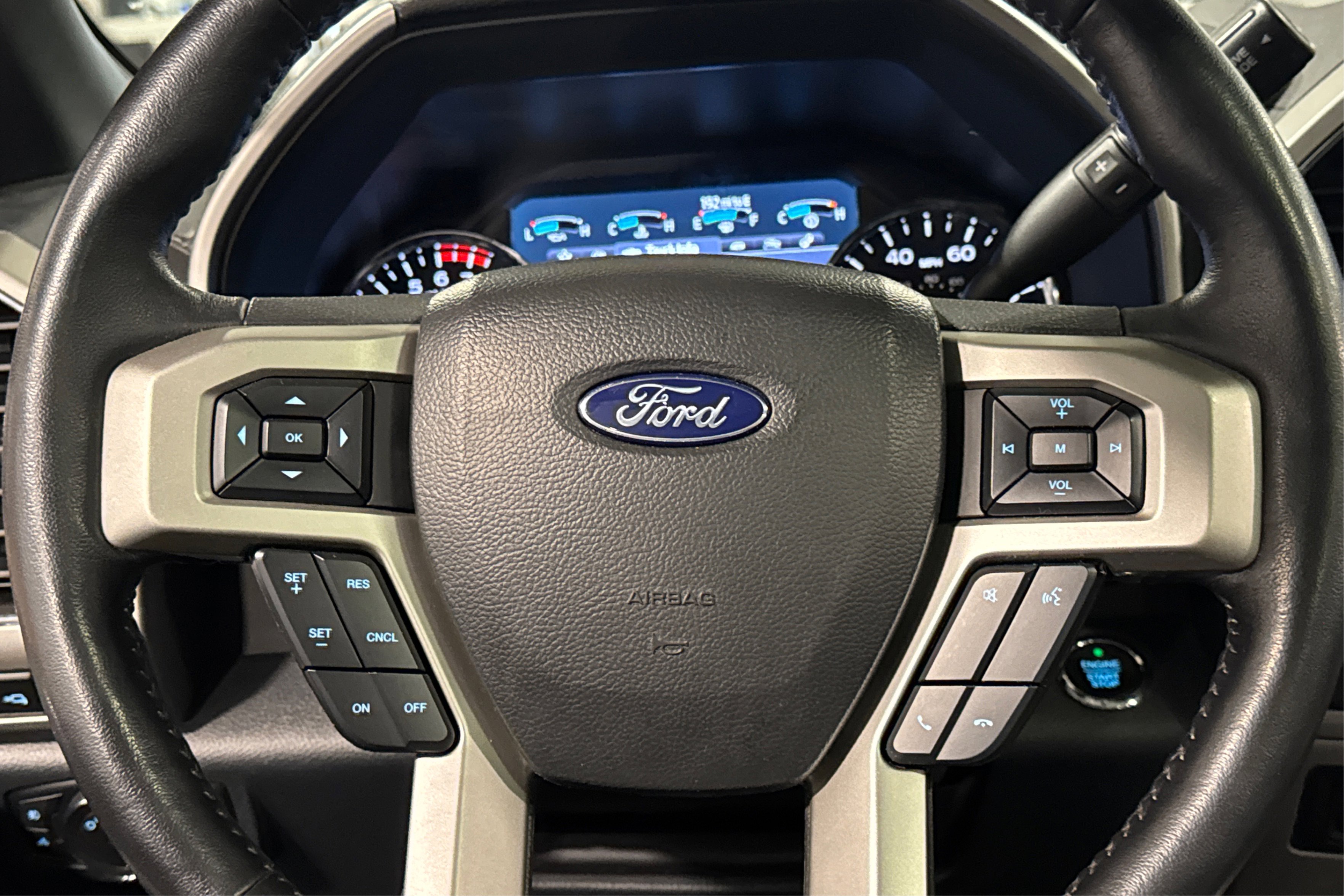 Used 2022 Ford F250 Lariat w/ Black Appearance Package image 25