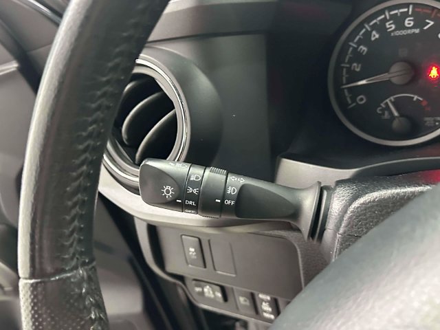 Used 2020 Toyota Tacoma TRD Sport AWD/4WD image 39
