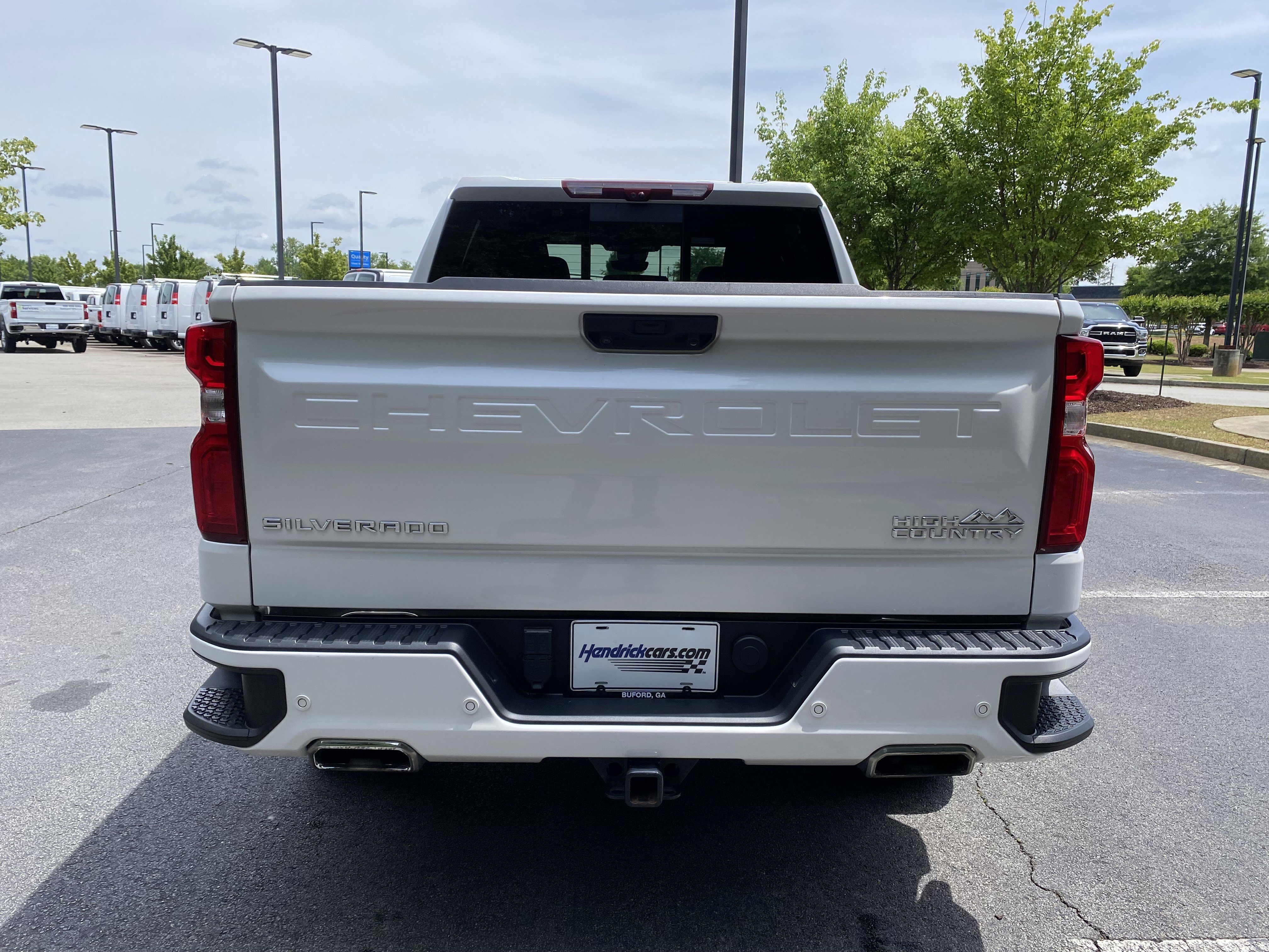 Used 2024 Chevrolet Silverado 1500 High Country w/ Technology Package AWD/4WD image 8