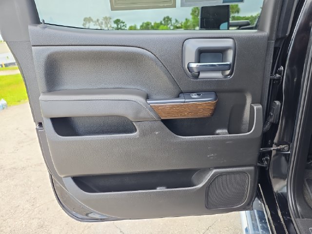 Certified 2017 GMC Sierra 3500 Denali w/ Duramax Plus Package AWD/4WD image 9