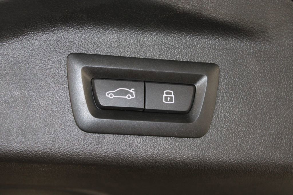 Used 2024 BMW X7 M60i w/ Executive Package image 14