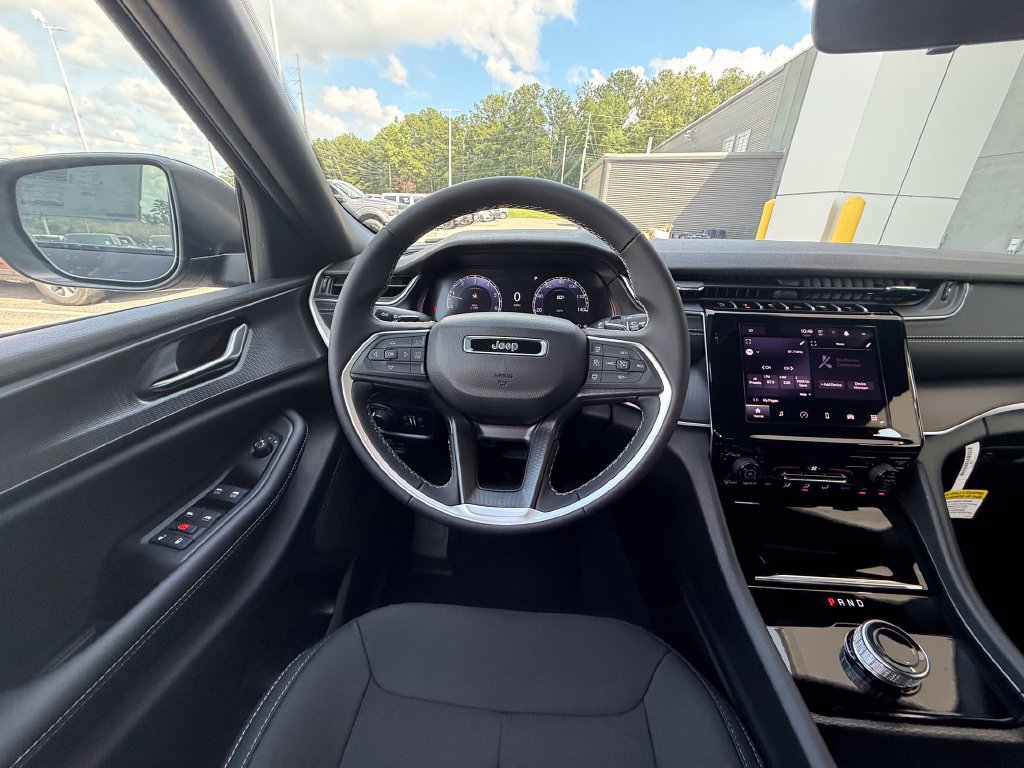 New 2026 Jeep Grand Cherokee Laredo RWD image 9
