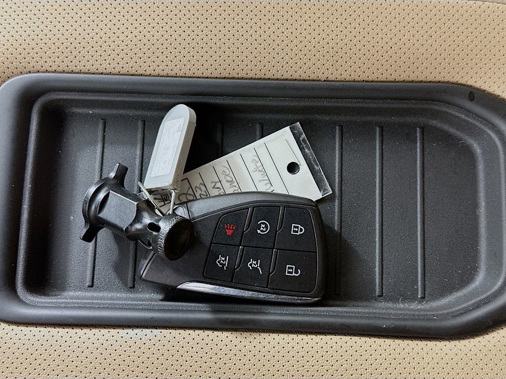 Used 2023 Chevrolet Tahoe Premier image 36