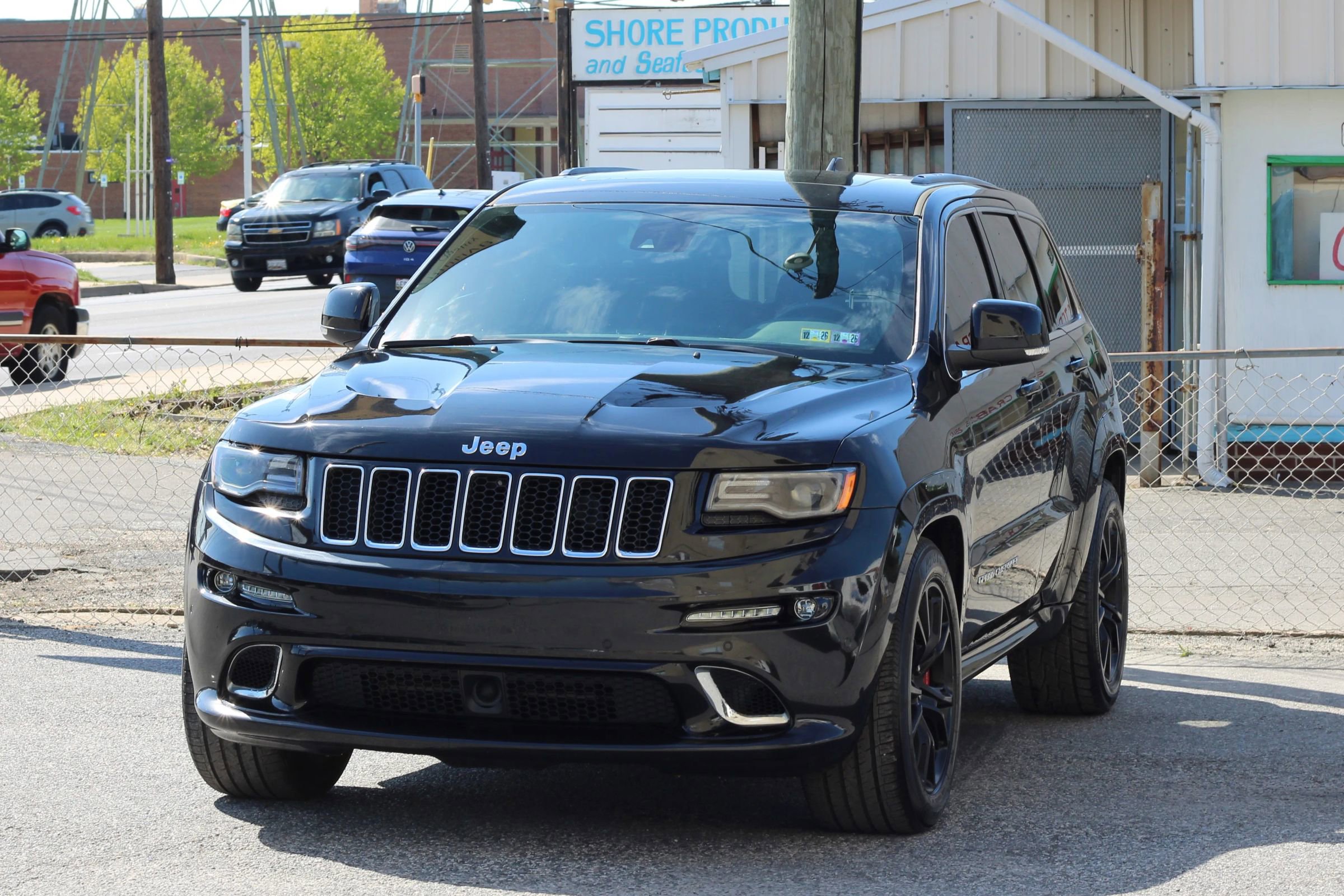Used 2015 Jeep Grand Cherokee SRT w/ Luxury Group II AWD/4WD image 3