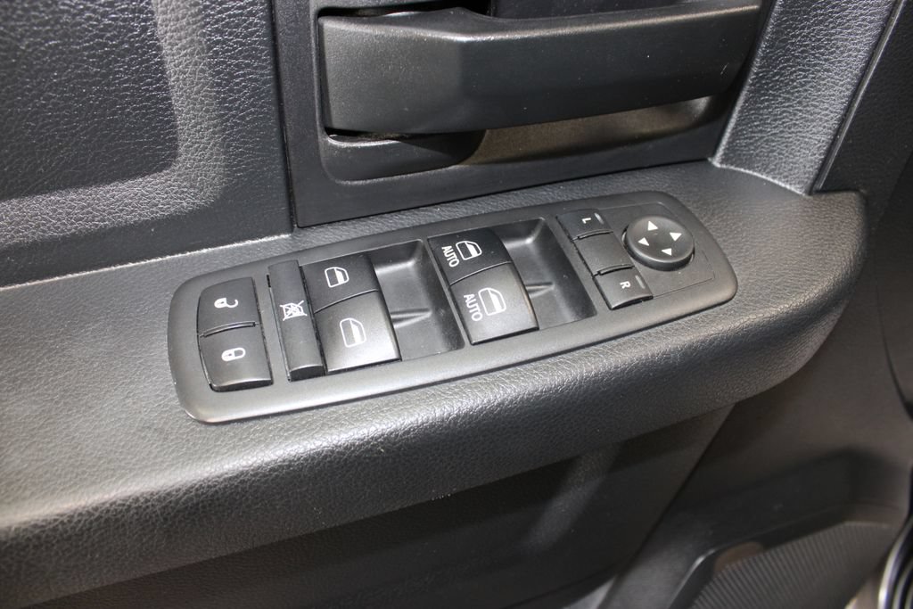 Used 2017 RAM 1500 Express AWD/4WD image 8