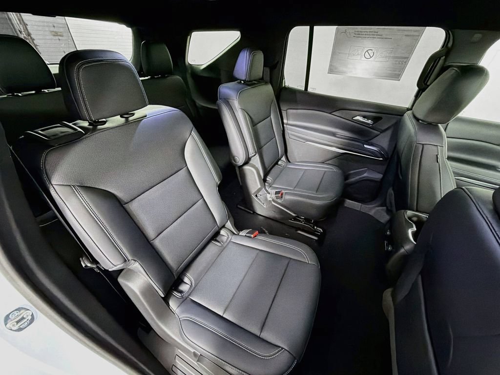 New 2027 Chevrolet Traverse LT w/ Midnight/Sport Edition FWD image 28