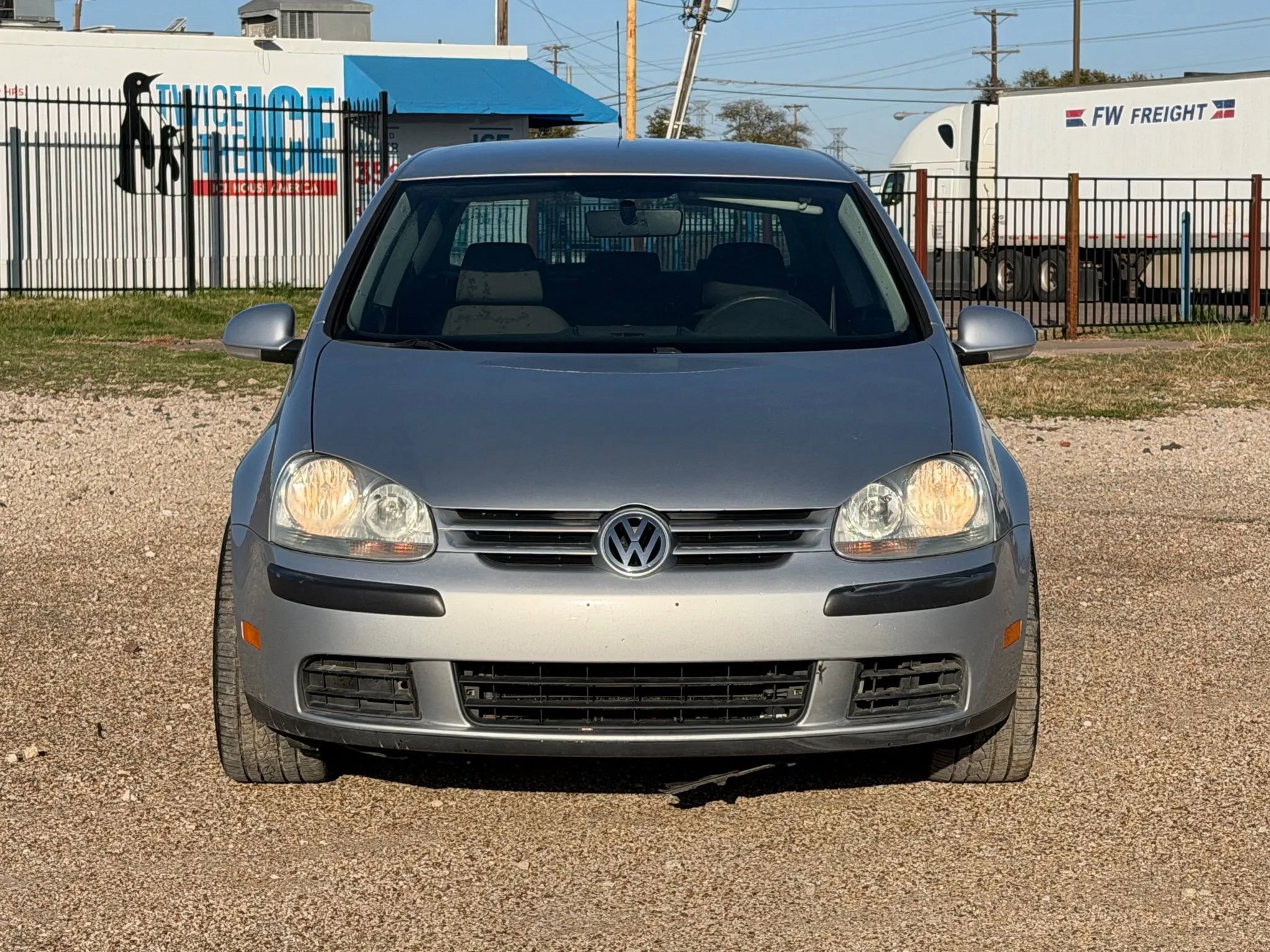 Used 2009 Volkswagen Rabbit S image 2