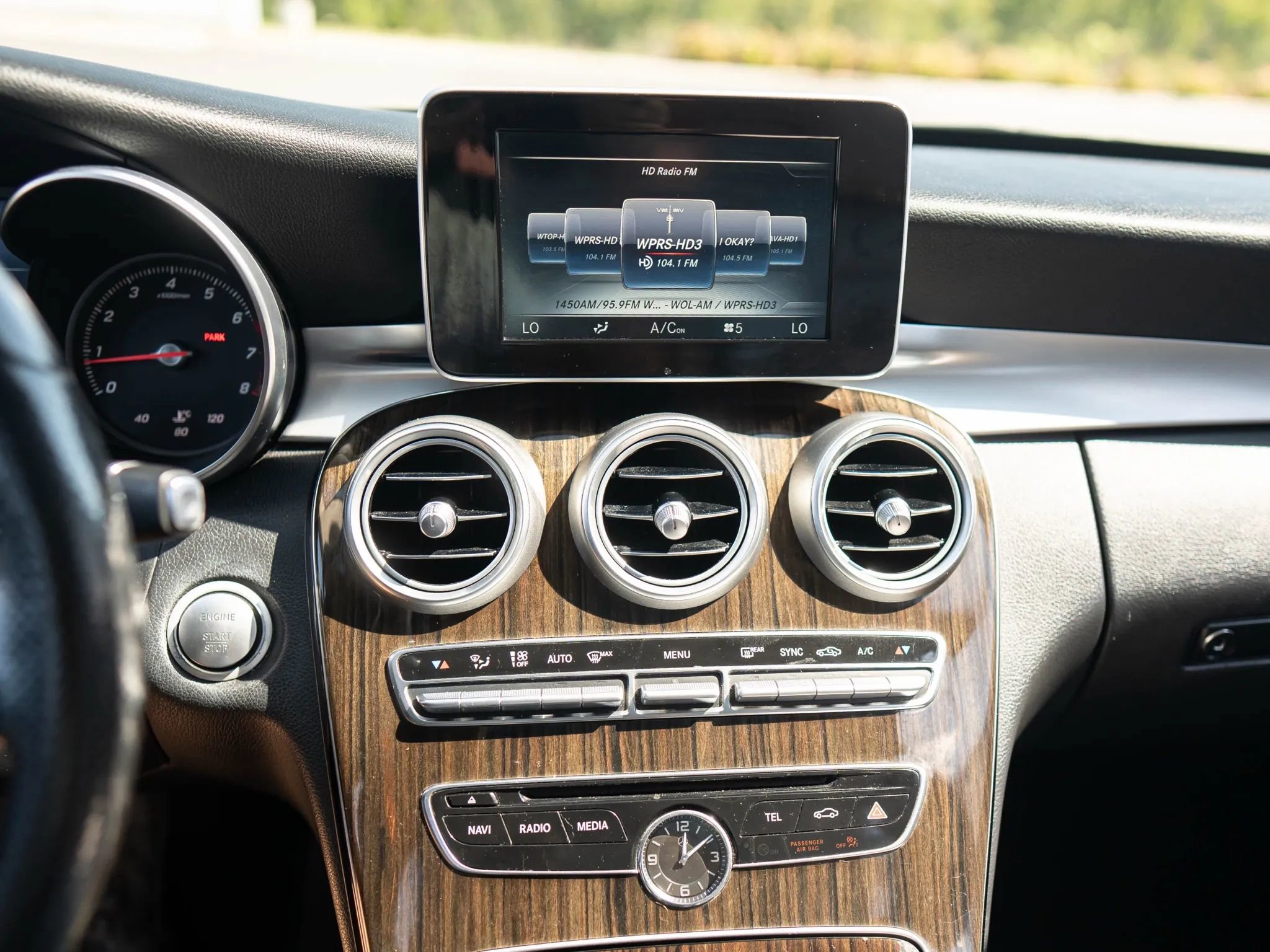 Used 2015 Mercedes-Benz C 300 Sedan image 28