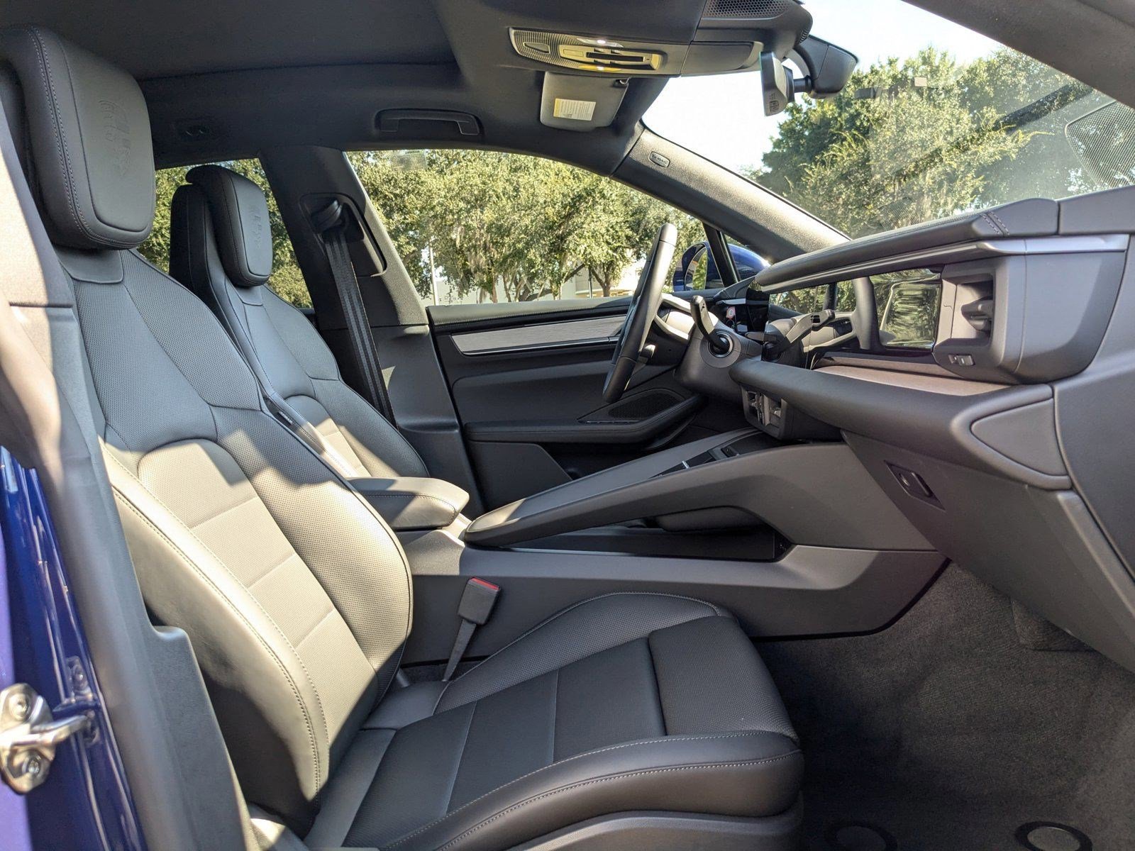 Certified 2024 Porsche Macan 4 Electric image 27