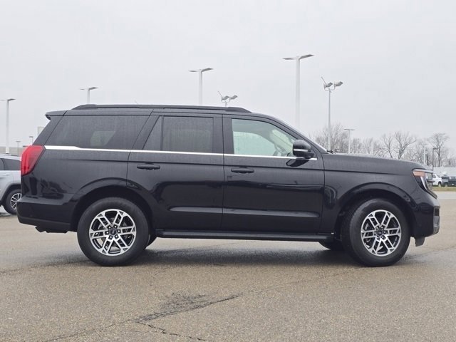 Used 2025 Ford Expedition Active image 33