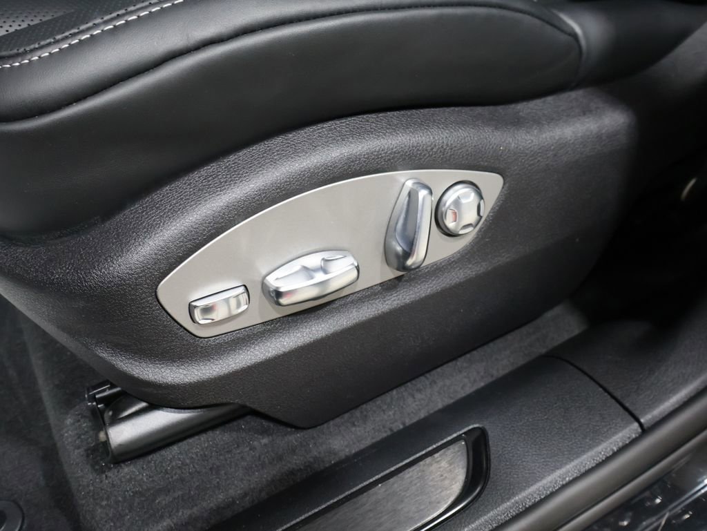 Used 2026 Porsche Macan GTS image 11