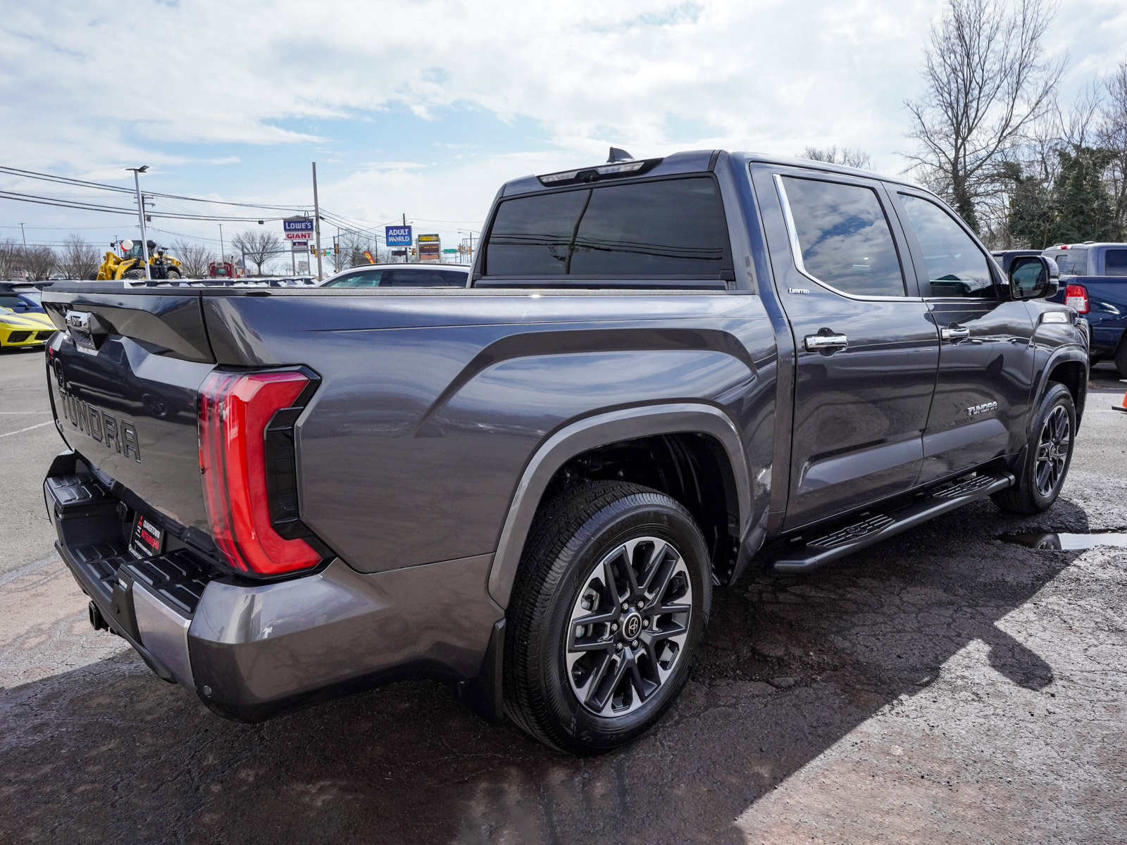 Used 2024 Toyota Tundra Limited AWD/4WD image 6