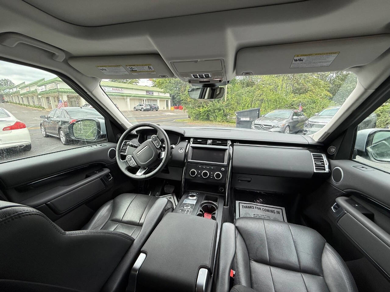 Used 2018 Land Rover Discovery SE image 21
