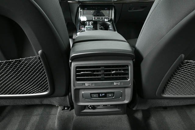 New 2025 Audi Q8 Premium image 18