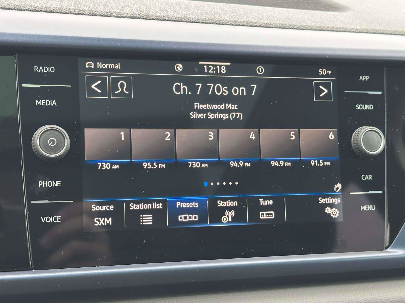 Certified 2022 Volkswagen Taos SE w/ Panoramic Sunroof Package image 25