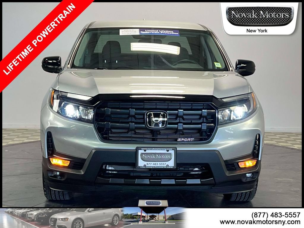 Used 2025 Honda Ridgeline Sport image 2