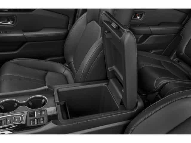 Used 2025 Honda Pilot Touring image 17