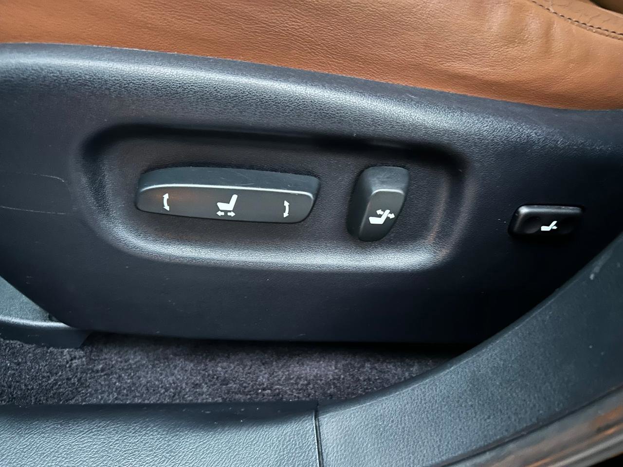 Used 2014 Lexus RX 450h AWD image 12