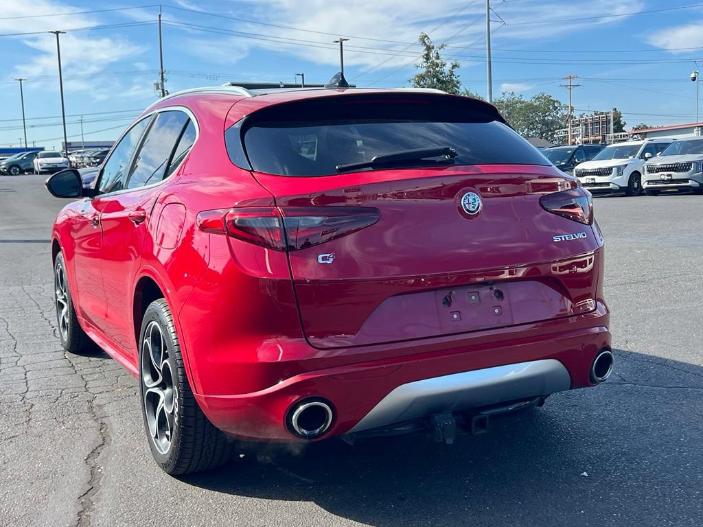 Used 2020 Alfa Romeo Stelvio Ti w/ Active Blind Spot Package AWD/4WD image 9