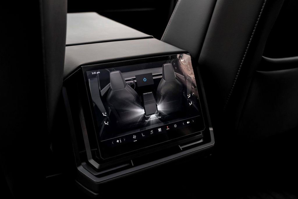 Used 2024 Tesla Cybertruck AWD Crew Cab image 38