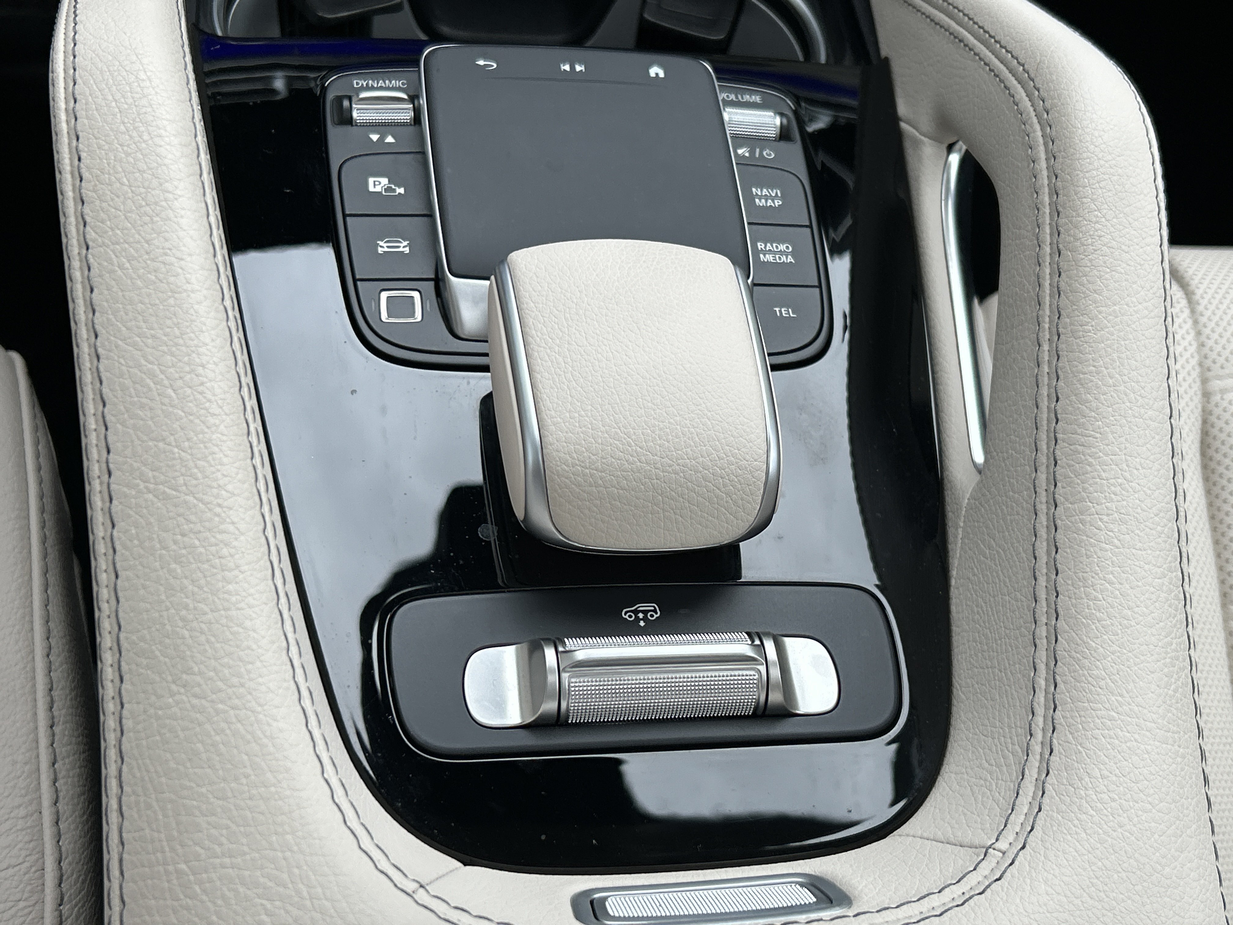 Certified 2025 Mercedes-Benz GLS 580 4MATIC image 37