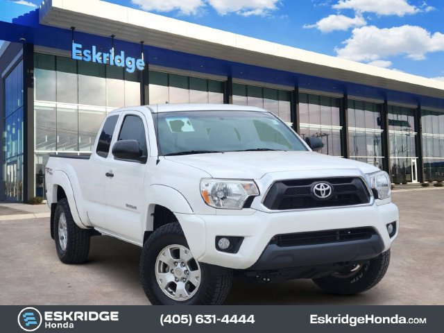 Used 2015 Toyota Tacoma 4x4 Access Cab V6 w/ TRD Off-Road Package image 1