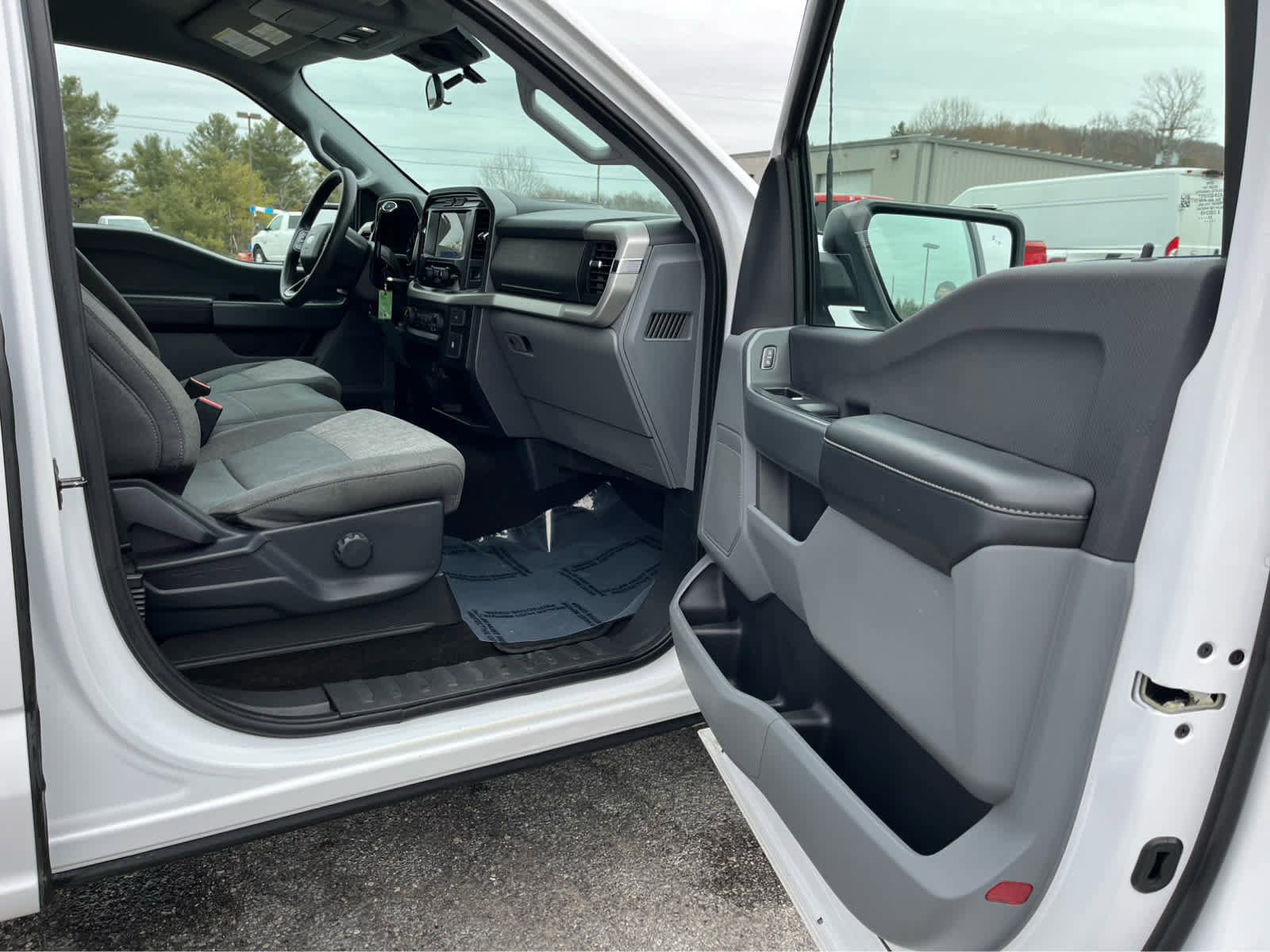 Used 2022 Ford F150 XLT w/ Equipment Group 302A High image 27