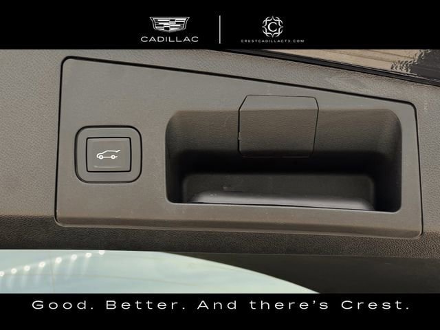 Used 2025 Cadillac XT4 Premium Luxury FWD image 29
