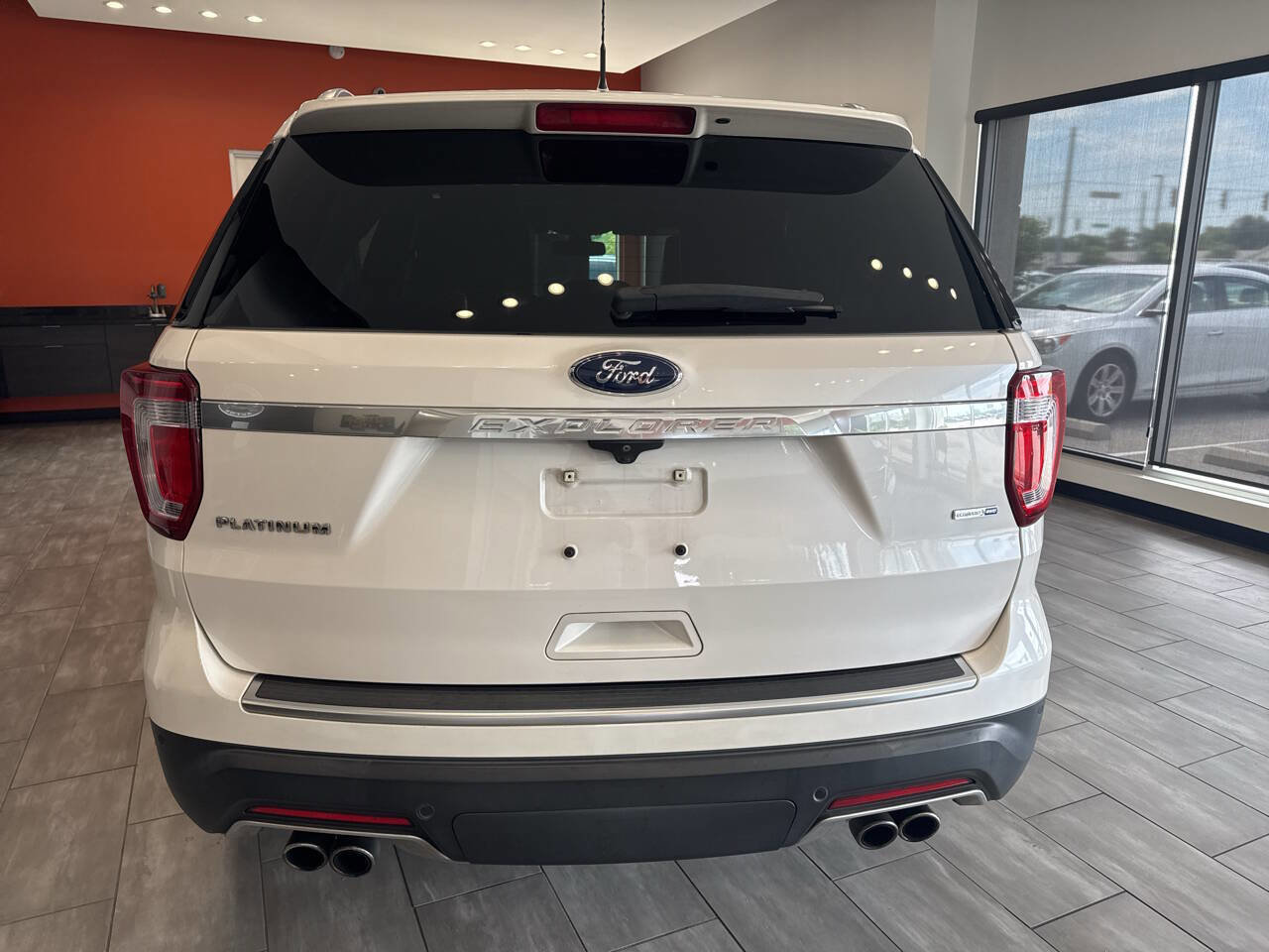 Used 2018 Ford Explorer Platinum AWD/4WD image 7