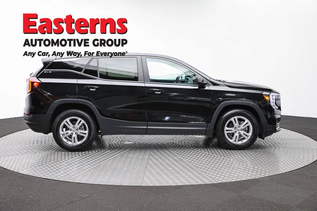 Used 2024 GMC Terrain SLE FWD image 4