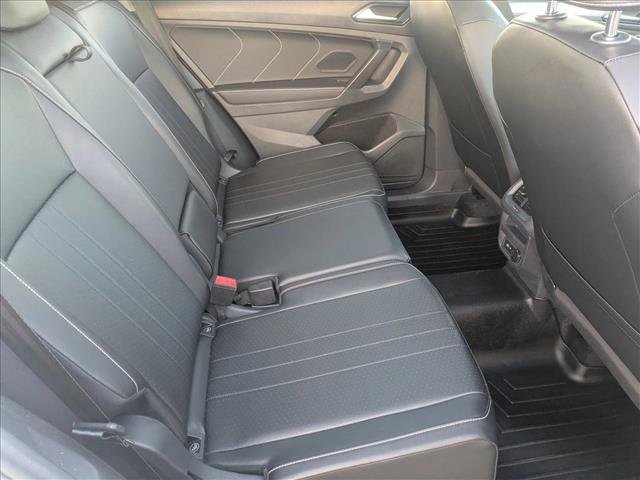 Used 2022 Volkswagen Tiguan SE image 18
