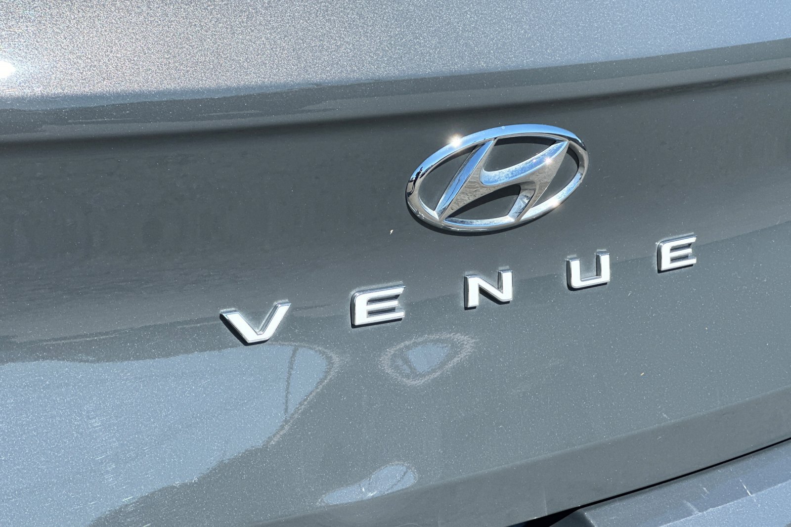 Certified 2025 Hyundai Venue SEL FWD image 26