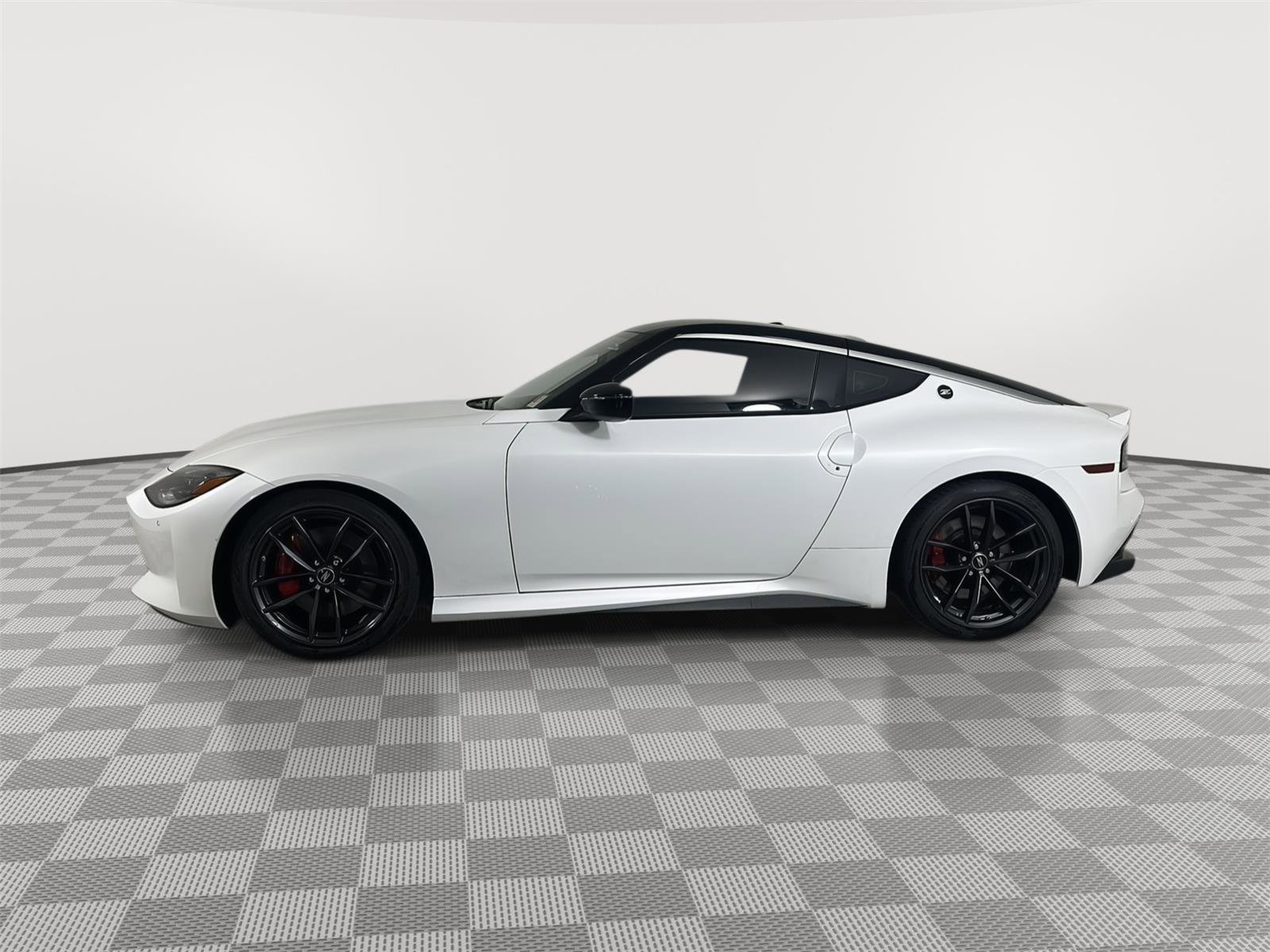 Used 2024 Nissan Z Performance w/ Floor Mat Package RWD image 4