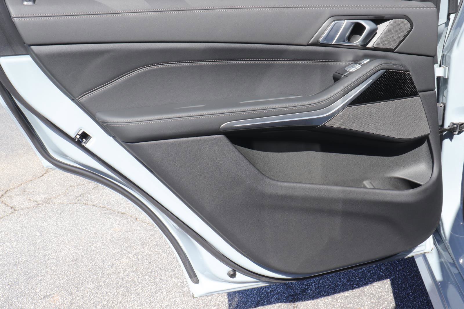 Used 2025 BMW X7 M60i image 12