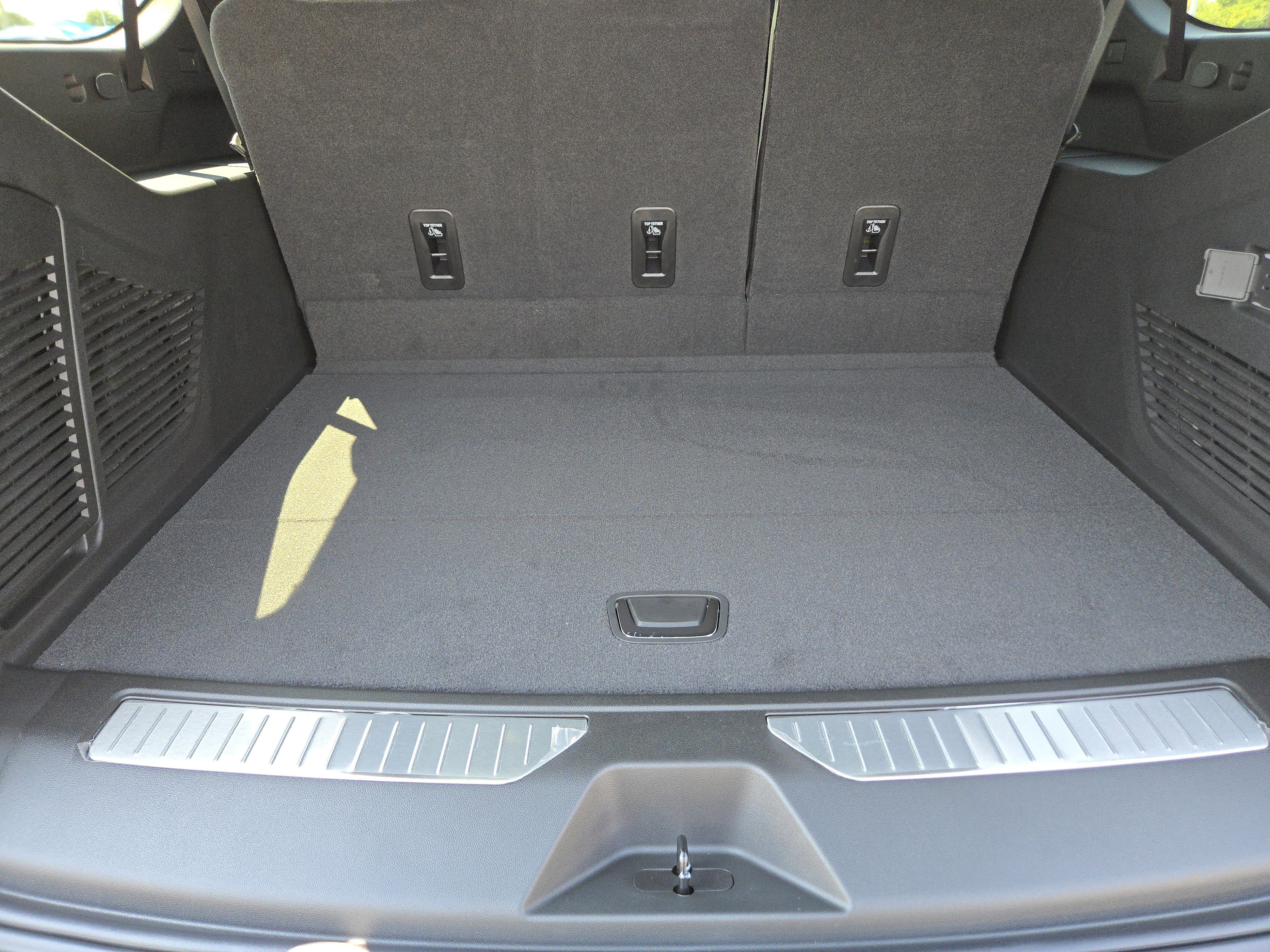 New 2026 Chevrolet Suburban High Country image 23