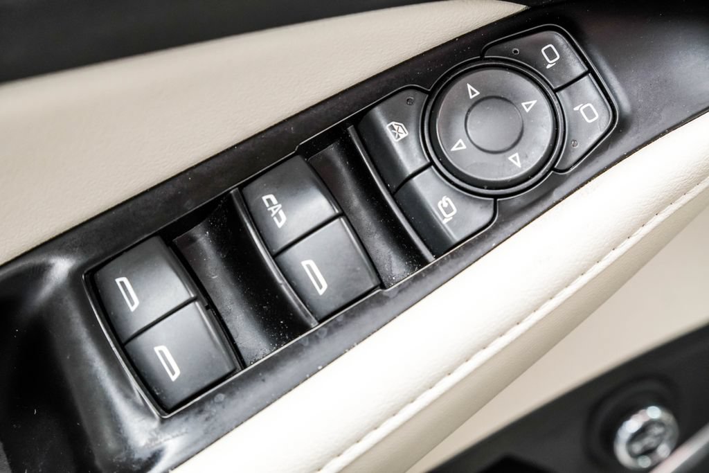 Used 2023 Buick Enclave Avenir w/ Avenir Technology Package AWD/4WD image 47