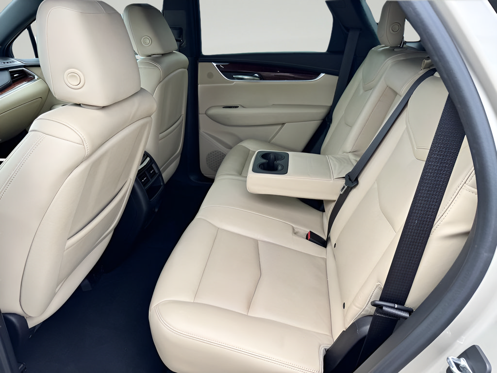 Used 2017 Cadillac XT5 Luxury FWD image 36
