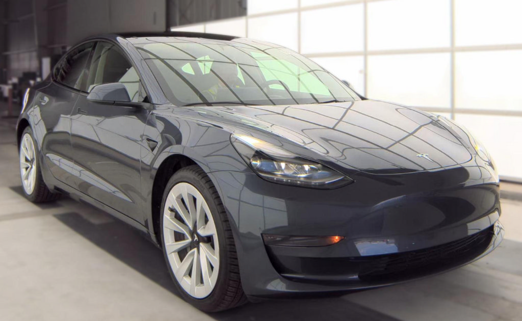 Used 2023 Tesla Model 3 Standard Range RWD image 2