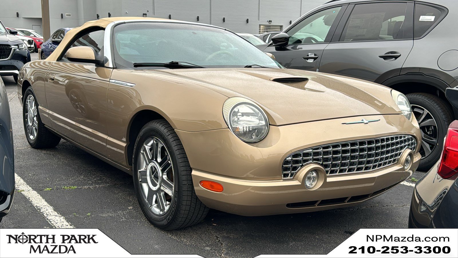 Used 2005 Ford Thunderbird image 1